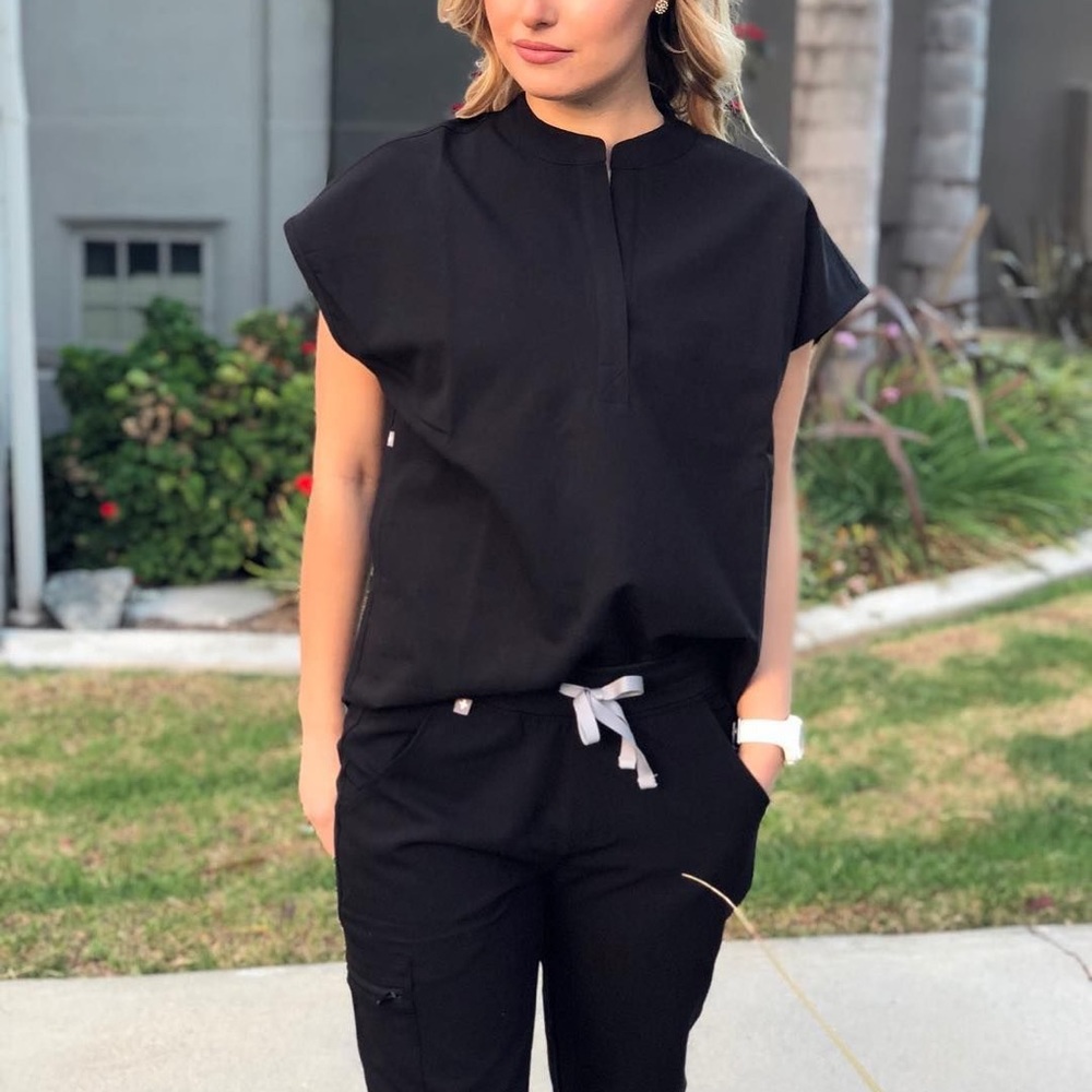 Women’s Black Rafaela oversized scrub top